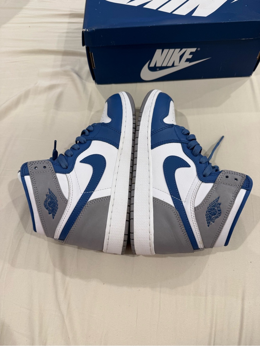 Nike Air Jordan 1 High White Blue Gray - Picture 5 of 9